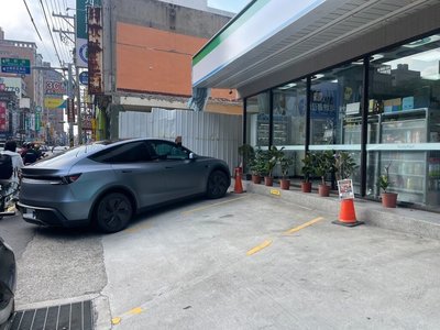 超商空地臨停遭罰警稱是騎樓　議員籲竹市府宣導