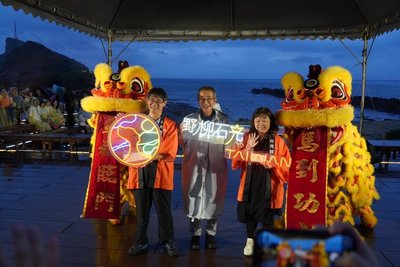 野柳女王頭夜訪登場　250名日本業者考察包裝遊程