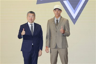 許書誠獲兄弟指名成里程碑　盼帶起金門棒球風氣
