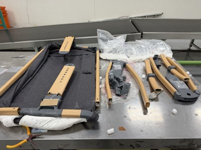 進口嬰兒車夾層藏愷他命　3嫌運毒來台遭起訴
