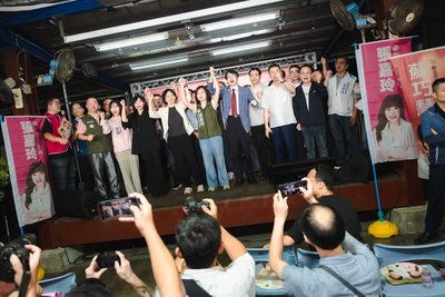 蘇巧慧喊推動中和數位轉型　李四川挺青年廚師躍國際