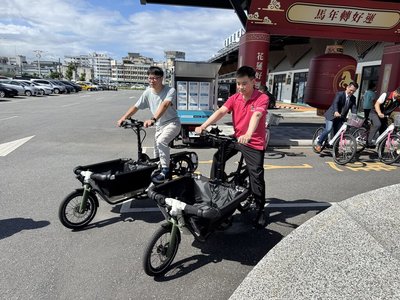 花蓮轉運站觀光案內所啟用  可免費租借載物電輔車