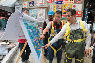 黃偉哲視察防汛設備 未來擬導入機器人助巡檢