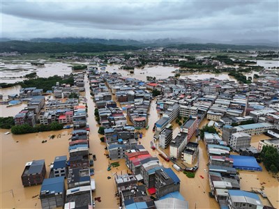 連日大雨廣西六藍水庫決堤致2死 5.5萬人受災