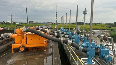 颱風巴威逼近 雲林預佈抽水機、整備6000包砂包