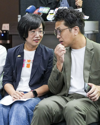 沙拉油食安 綠雙北市長參選人籲中央地方分工協力