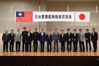 台日合作鋰電池回收廠 李逸洋籲擴大關鍵礦物合作