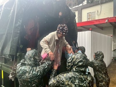 颱風巴威挾豪雨　國軍第四、五作戰區協助預防性撤離