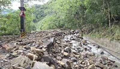 颱風巴威造成苗縣南庄山區路斷 部落12人受困