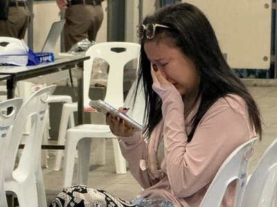 曼谷啤酒餐廳大火釀27死 罹難者親友現場尋人接噩耗