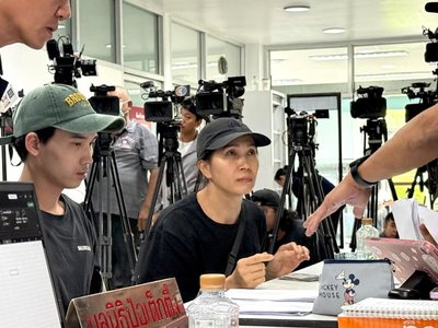 曼谷啤酒餐廳大火家屬認屍 質疑逃生門遭鎖促徹查
