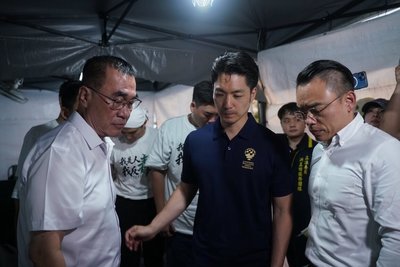 藍營青年凱道絕食行動 蔣萬安前往探視