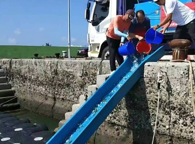爭取國軍敦親睦鄰經費 澎湖區漁會放流10萬尾魚苗