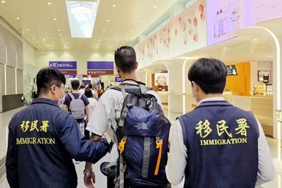 摩洛哥男持假義大利居留證　桃機轉機遭移民署查獲