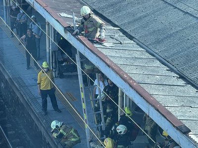 台南火車站月台冒煙　消防局斷電灌救無人傷亡