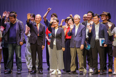 花樣年華青少年戲劇節頒獎 蕭美琴勉勵勇敢追夢