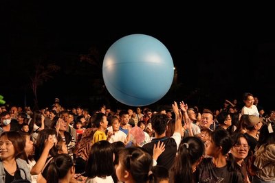 暴雨颱風攪局延期 紙風車守諾補演平鎮孩子圓夢