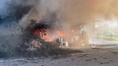 宜蘭五結中古電器倉庫起火  濃煙竄天無人傷亡