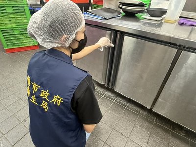 高雄某餐廳老鼠出沒 衛生局擬罰3萬元以上罰鍰