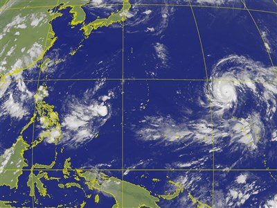 颱風白海豚朝日本南方海面前進 路徑仍有不確定性