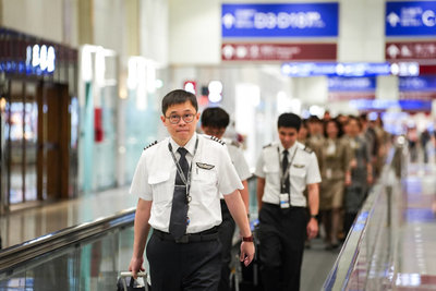 星宇航空首航布拉格 張國煒親自執飛