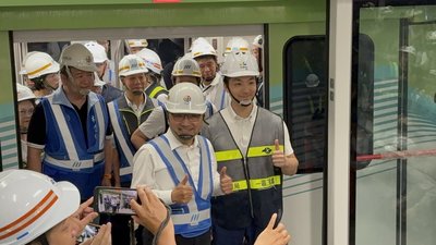 蔣萬安、侯友宜試乘捷運萬大中和線　拚2027年完工