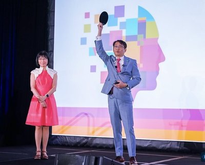 NEO發表AI記憶體新技術　施振榮：帶來半導體新可能