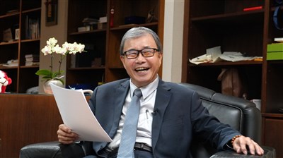 AI效應外溢理工科系　理化材料重新受青睞