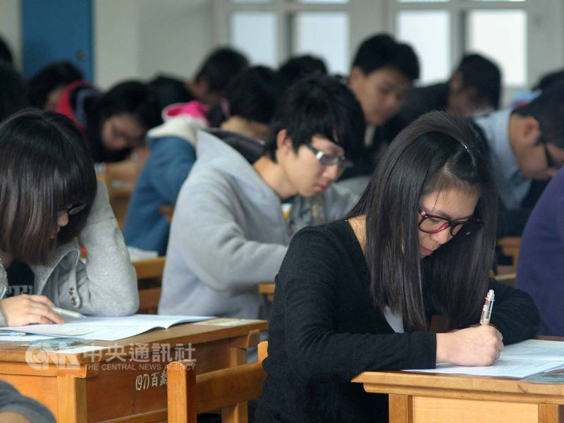 十二年國教新課綱規劃開放計算機考數學 生活 重點新聞 中央社cna