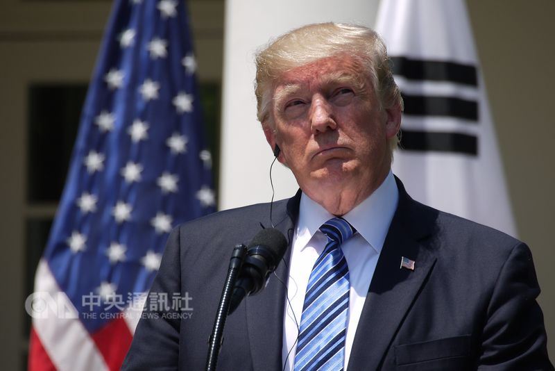 美國總統川普17日說,南、北韓正討論結束戰爭狀態,他對此表示祝福。(中央社檔案照片)