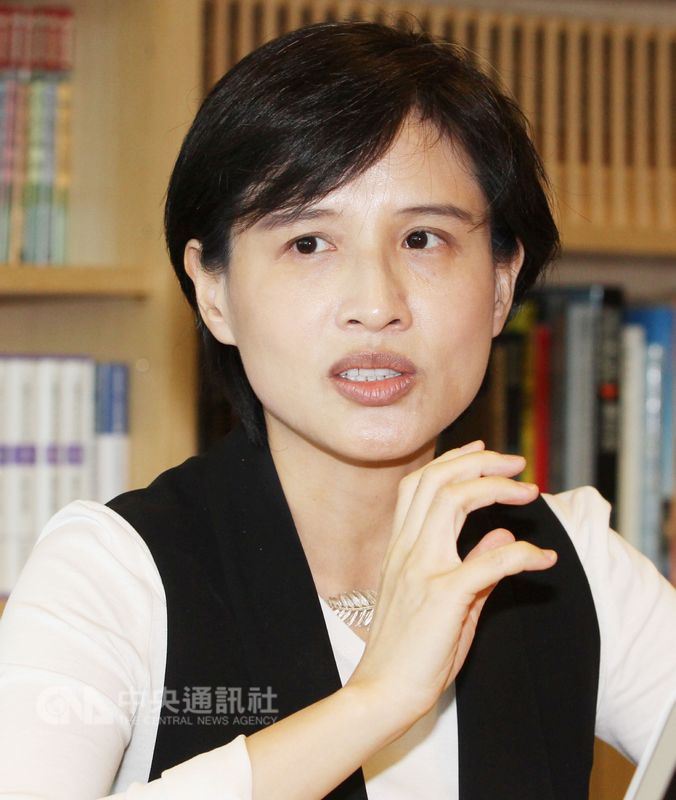 文化部長鄭麗君接受廣播專訪談及台北市長選舉議題時表示,民進黨應該展現首都願景,提出自己的人選。(中央社檔案照片)
