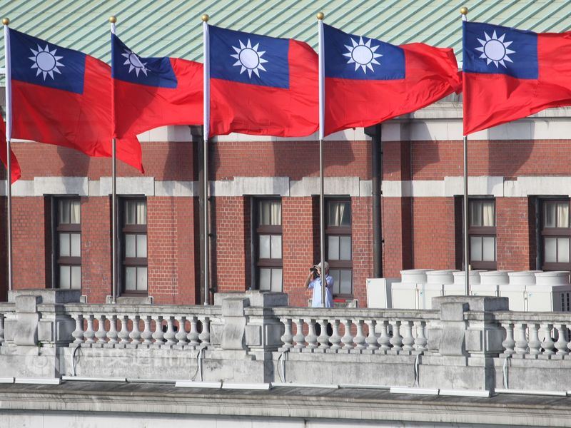 總統蔡英文上任兩年來,中國加大打壓力道,扼殺台灣國際空間。(中央社檔案照片)