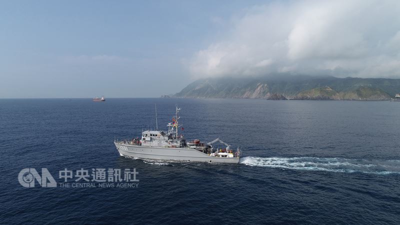 國軍漢光34號演習4日正式展開,海軍62部隊船艦依令緊急出港,永豐級獵雷艦出港開闢安全航道。(軍聞社提供)中央社記者游凱翔傳真 107年6月4日