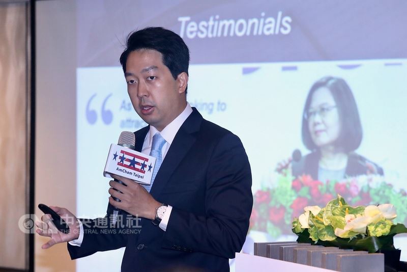 台北市美國商會6日發表2018台灣白皮書,除了給予建議,也肯定台灣政府尋求解決方案的態度,直指2017年白皮書的建議獲得解決以及有良好進展的數量均是歷年最佳。圖為台北市美國商會會長章錦華。中央社記者吳翊寧攝 107年6月6日