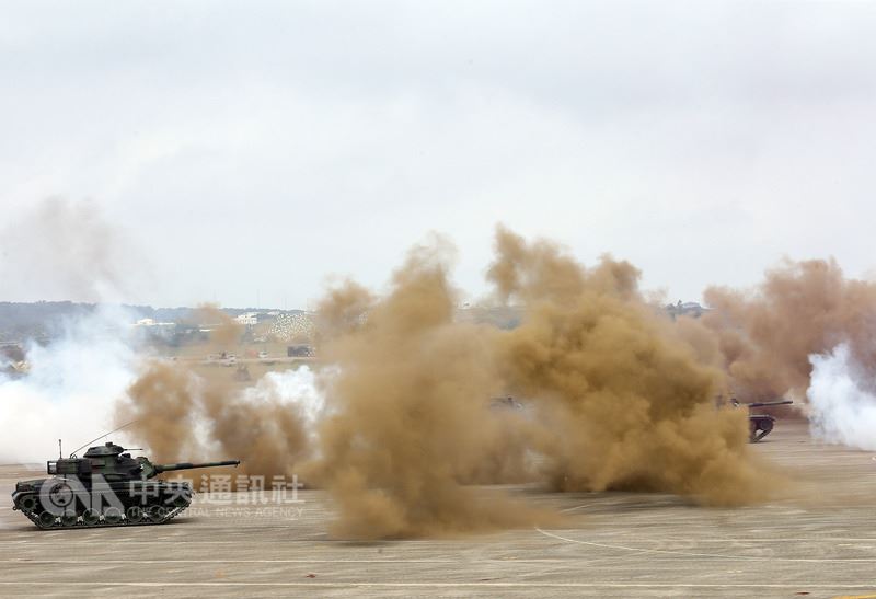 美國參議院18日通過2019年國防授權法草案。根據日前參議院軍事委員會公布版本,美國國會建議美軍應適度參加台灣軍演。圖為2018年漢光演習。(中央社檔案照片)