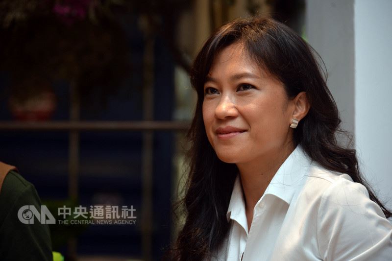 準行政院發言人Kolas Yotaka被指曾酒駕,她14日受訪表示,4年前還是記者時確實曾酒駕,也承認酒駕就是不對,願意擔任反酒駕終身志工。中央社記者孫仲達攝 107年7月14日
