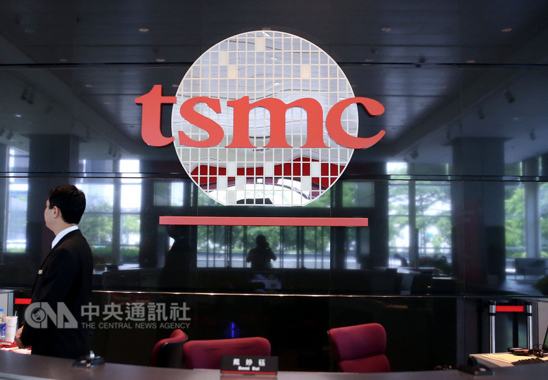 晶圓代工大廠台積電遭電腦病毒感染,台積電5日表示,約80%受影響機台已正常,預計6日前所有機台都能恢復正常;這次病毒感染事件對台積電第3季營收影響約為3%,毛利率影響約1個百分點。(資料照片)中央社記者鄭傑文攝 107年8月5日