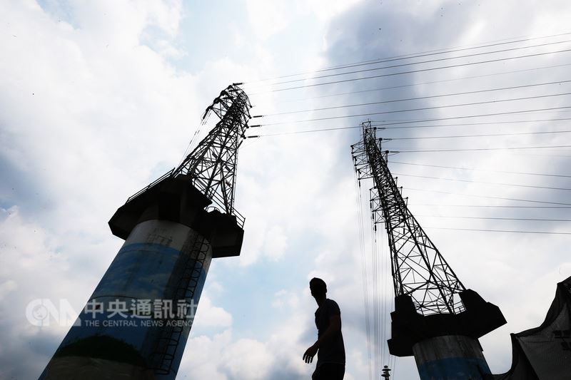 行政院發言人Kolas 10日表示,台灣不會缺電,現在也沒有急迫缺電的問題。(中央社檔案照片)