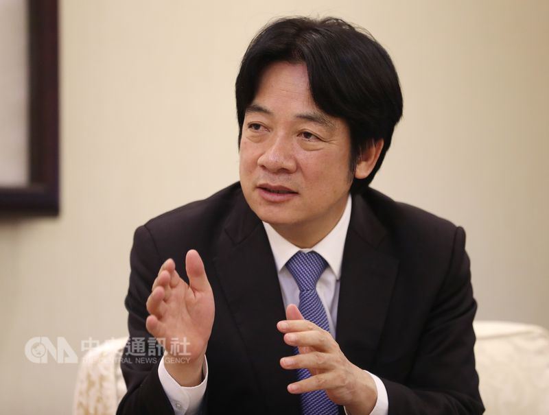 中華民國和薩爾瓦多斷交,行政院長賴清德22日下午接受中央社專訪時表示,中國併吞台灣的企圖從來沒有改變,中國以各種藉口一再打壓,希望國人能看清中國的企圖,更加團結。中央社記者張皓安攝 107年8月22日