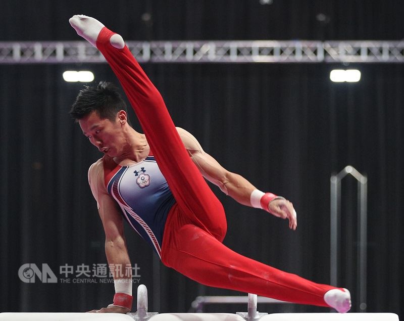 2018雅加達亞運體操單項決賽男子鞍馬項目23日晚間登場,中華隊好手李智凱的精彩表現摘下15.400分,奪下第一,也是亞運體操隊史首金。中央社記者張新偉攝 107年8月23日