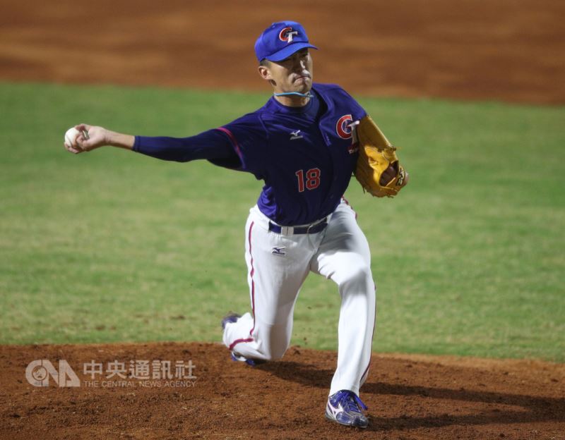 2018雅加達亞運中華成棒隊26日晚間首戰抗韓,派出之前亞錦賽對南韓先發表現亮眼的側投吳昇峰扛先發。中央社記者張新偉雅加達攝 107年8月26日
