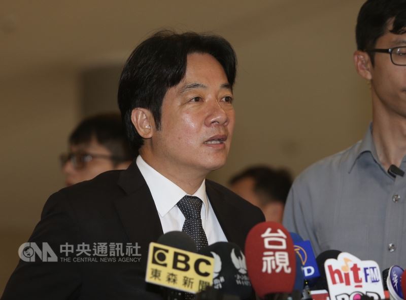 媒體報導指促轉會副主委張天欽淪為選戰打手,張天欽已口頭請辭。行政院長賴清德(圖)12日出席公開活動時受訪,對於張天欽發言所釀風波,向社會大眾致歉。中央社記者徐肇昌攝 107年9月12日