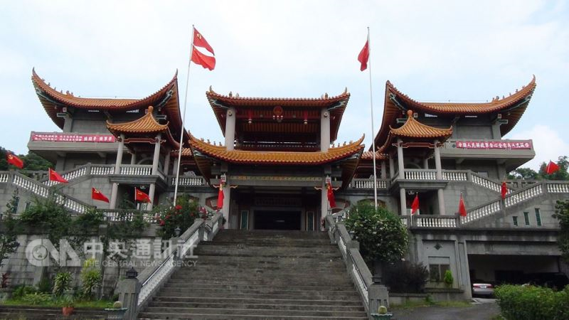 彰化二水鄉的碧雲禪寺引發爭議,彰化縣長魏明谷21日強調,碧雲禪寺已造成縣民困擾,碧雲禪寺除了被彰化縣文化局列為歷史建築的部分外,其餘建築下午會進行斷水斷電,拆除的部分也將於中秋節後進行。中央社記者吳哲豪攝 107年9月21日