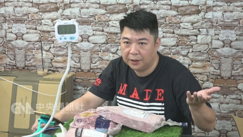 台北濱江執行長陳志忠表示,去年4月加入直播拍賣至今,公司業績成長高達4成,其中直播拍賣就占整體營收4成,超越經營9年的批發和網購平台。中央社記者洪凰鈞攝 107年9月23日