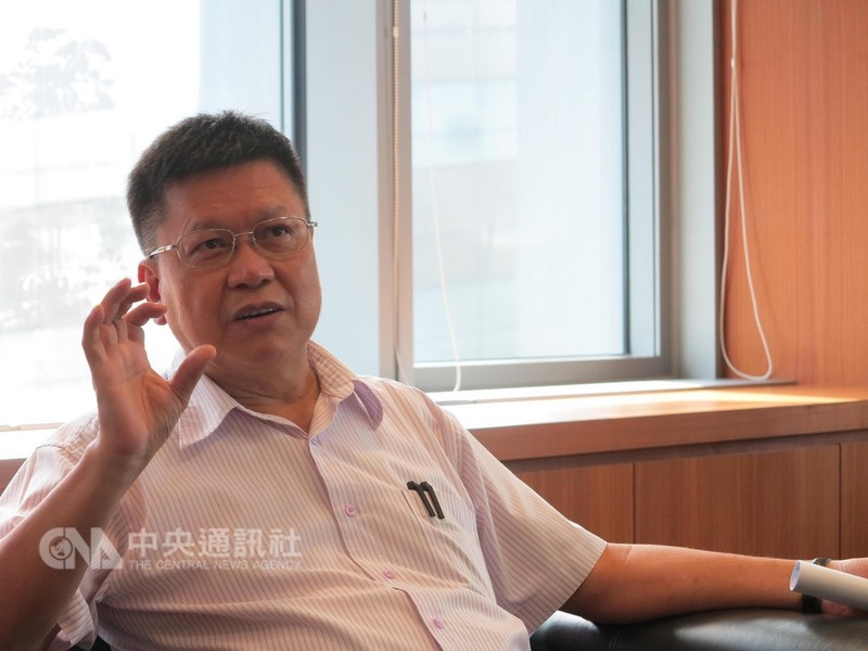 中興工程顧問社執行長陳伸賢認為,政府推行離岸風電就是要大聲大膽,第一,對於風場開發商的國產化承諾「要求到滿」,應爭取成為合作夥伴;第二,拉高政府處理離岸風電的層級,才能綜觀全局,進而對機制、產業鏈、金融面等問題一次解決。中央社記者林孟汝攝107年9月27日