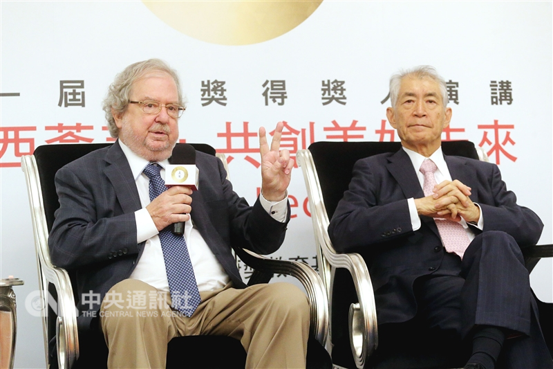 2018年諾貝爾獎1日揭曉醫學獎得主,由美國免疫學家艾利森(左起)和日本免疫學家本庶佑獲得殊榮,兩人也同為首屆唐獎生技醫藥獎得主。(檔案照片)中央社 107年10月1日