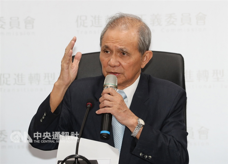 促轉會主委黃煌雄6日發表辭職聲明表示,為了解開朝野不必要的政治僵持,並共同努力推動轉型正義,決定主動辭去促轉會主委一職。(中央社檔案照片)