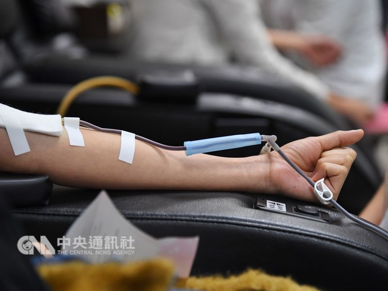 台灣血液基金會22日表示,宜蘭捐血站庫存量足夠,呼籲民眾不要集中在這幾天捐血。(中央社檔案照片)