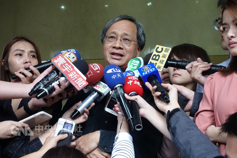 台北市長柯文哲競選總幹事小野拍攝影片，表態力挺民進黨高雄市長參選人陳其邁，小野（圖）5日說，他的思考非常簡單，就是從文化角度看事情，不認為是選舉期間在幫誰。中央社記者梁珮綺攝　107年11月5日