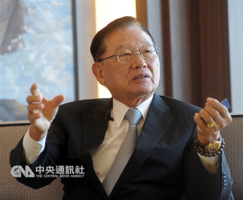 海基會前董事長江丙坤8日晚間在晶華酒店參加晚宴時突然昏迷。(中央社檔案照片)
